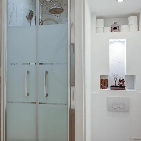 Maison Lombards Terrasse Apartment